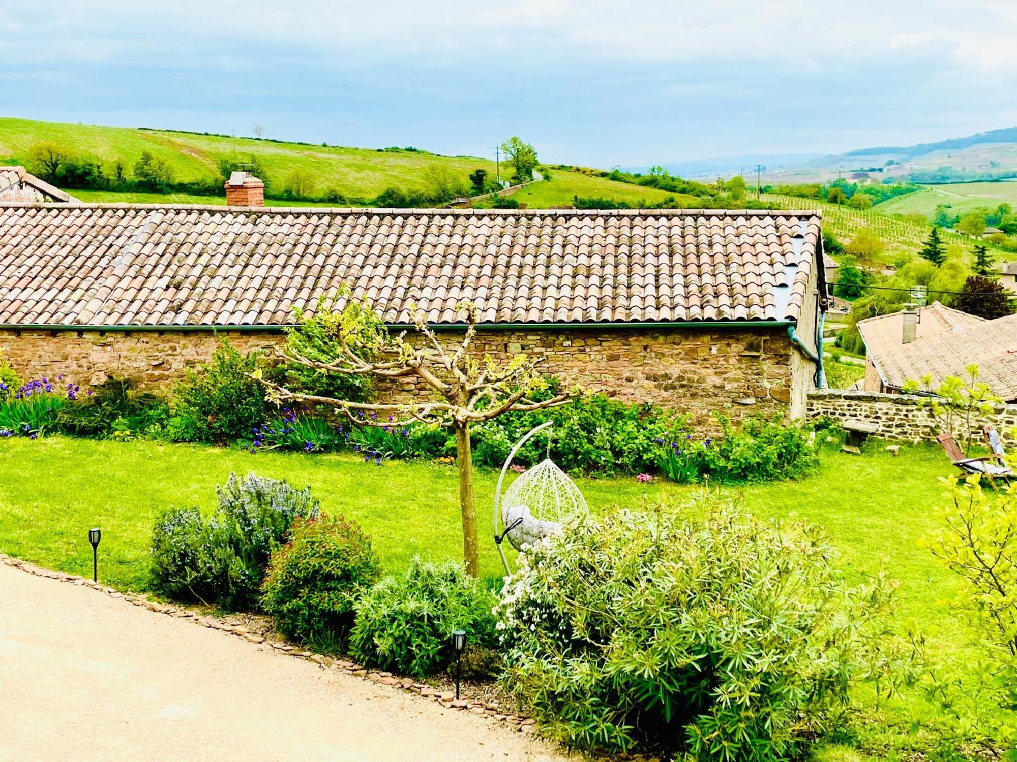 Au Petit Bonheur Chez Bambina Hotel Leynes Buitenkant foto